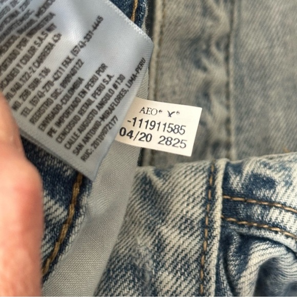 AMERICAN EAGLE Outfitters 90s Boyfriend Relaxed Fit Rainbow Pocket Jeans Size 6 - Picture 15 of 16